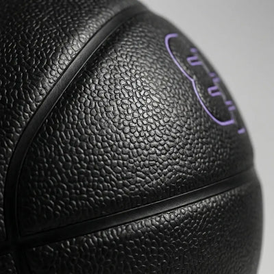 Détail de la texture adhérente du Beatball® Grip+ pour améliorer le contrôle du ballon au dribble